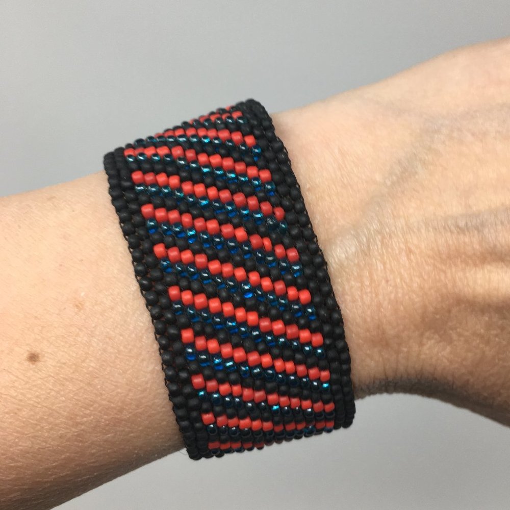Matte Red Black Transparent Teal Diagonal Stripes Peyote Seed Bead Bracelet
